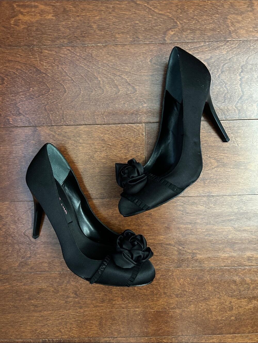 Nina Black Satin Rounded-Toe Heels with Rosette Accent, Size 8
